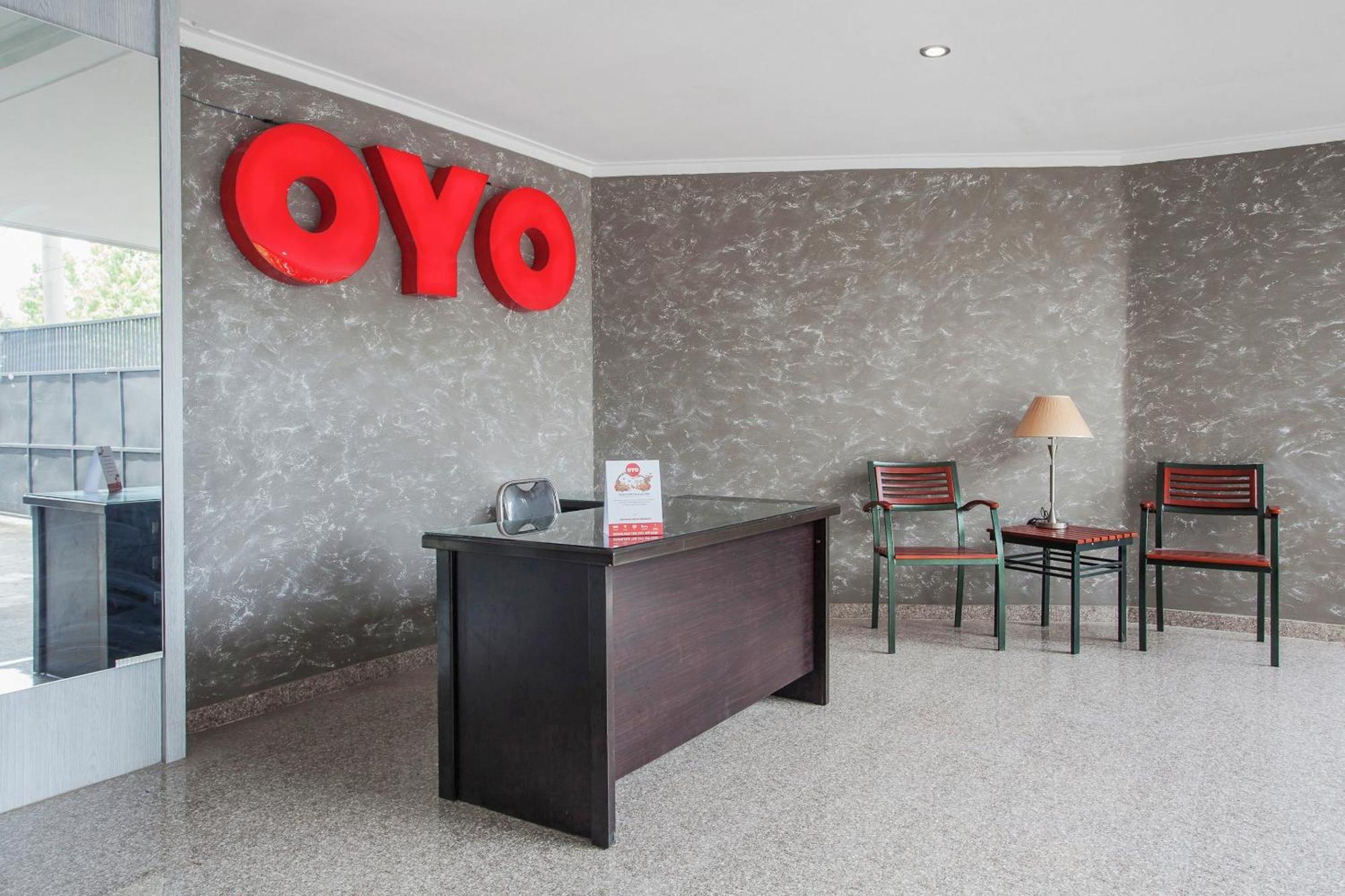 Super Oyo Capital O 134 Lg Residence Surabaya Ngoại thất bức ảnh
